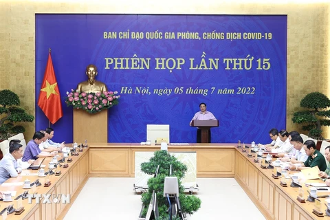 Thủ tướng Phạm Minh Chính chủ trì phiên họp lần thứ 15 của Ban Chỉ đạo Quốc gia phòng, chống dịch COVID-19 với các tỉnh, thành phố trong cả nước theo hình thức trực tuyến. (Ảnh:Dương Giang/TTXVN)