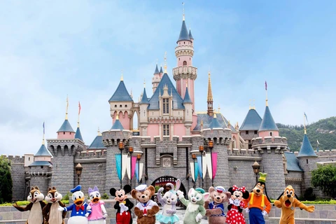 Disneyland - nơi du khách được sống cùng những nhân vật hoạt hình huyền thoại.