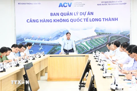 Ông Võ Tấn Đức, Phó Chủ tịch Ủy ban Nhân dân tỉnh Đồng Nai phát biểu tại buổi làm việc. (Ảnh: Công Phong/TTXVN)