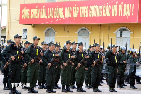 Lễ ra mắt Tiểu đoàn Cảnh sát cơ động dự bị chiến đầu thuộc Công an tỉnh Sóc Trăng. (Ảnh: TTXVN phát)