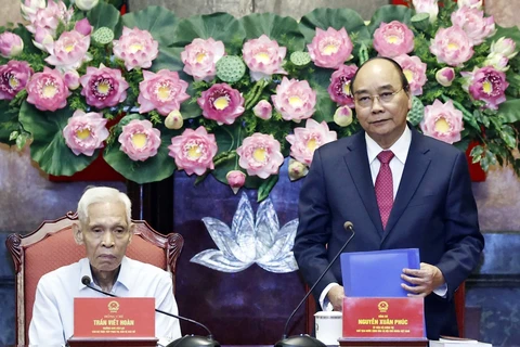 Chủ tịch nước Nguyễn Xuân Phúc phát biểu tại buổi gặp mặt. (Ảnh: Thống Nhất/TTXVN) 