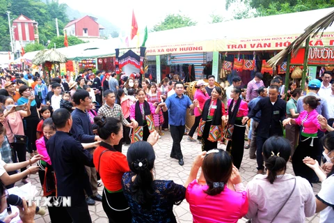 Ngày hội Văn hóa các dân tộc huyện Mộc Châu năm 2022 diễn ra với nhiều hoạt động văn hóa sôi nổi, đặc sắc. (Ảnh: Quang Quyết/TTXVN)