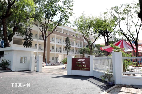 Chuẩn bị cho năm học mới, trường THCS Dương Xá (huyện Gia Lâm, Hà Nội) đã xây mới 19 phòng học, 8 nhà vệ sinh học sinh; sửa chữa, cải tạo 08 phòng học, thư viện, 2 phòng học bộ môn, sân tập đa năng. (Ảnh: Thanh Tùng/TTXVN) 