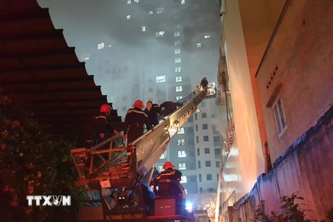 Bình Dương: Cháy quán Karaoke, ít nhất 7 người thương vong