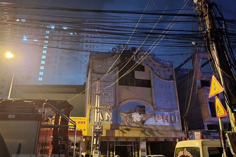 Hiện trường vụ cháy tại quán Karaoke An Phú, tỉnh Bình Dương. (Ảnh: Huyền Trang TTXVN)