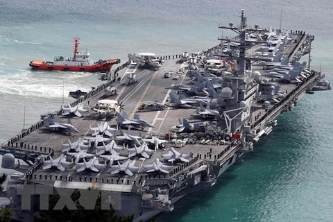 Tàu sân bay USS Ronald Reagan của Mỹ. (Nguồn: AFP/TTXVN) 