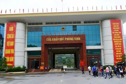 Quảng Ninh: Cửa khẩu Bắc Phong Sinh đã thông quan trở lại 