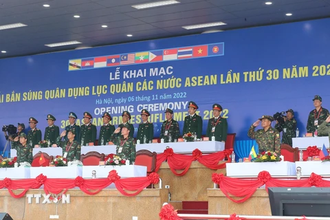 Sáng 6/11, tại Trung tâm Huấn luyện 4 Miếu Môn (Hà Nội), Bộ Quốc phòng Việt Nam tổ chức khai mạc giải bắn súng quân dụng Lục quân các nước ASEAN lần thứ 30 (AARM-03). (Ảnh: Trọng Đức/TTXVN) 