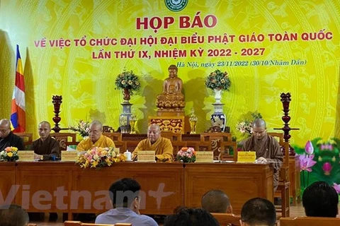 Các đại biểu chủ trì cuộc họp báo của Giáo hội Phật giáo Việt Nam. (Ảnh: Lê Hương/Vietnam+)