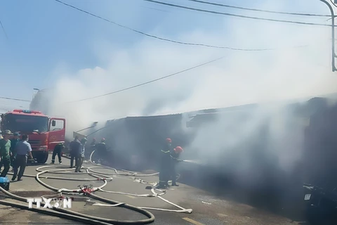 Đồng Nai: Hỏa hoạn thiêu rụi 8 kiốt hàng hóa tại chợ Long Khánh
