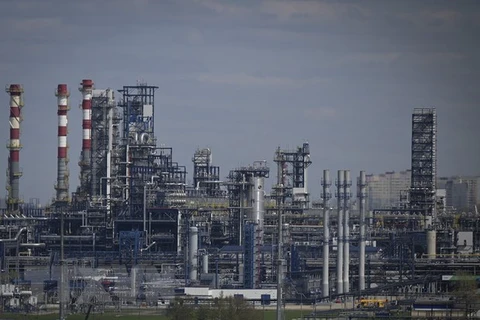 Nhà máy lọc dầu của Gazprom tại ngoại ô Moskva, Nga. (Ảnh: AFP/TTXVN) 