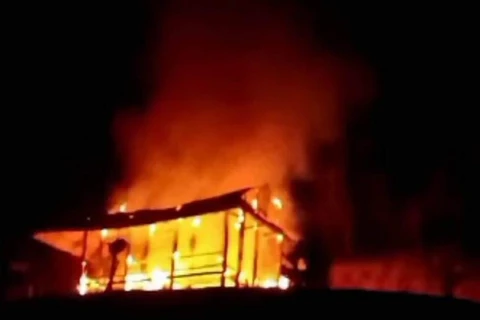 Điện Biên: Sau khi chữa cháy nhà dân, trưởng bản bị chủ nhà đâm chết