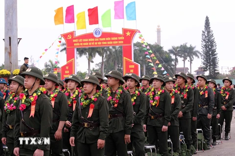 Các tân binh tại lễ giao, nhận quân ở quận Hải Châu (Đà Nẵng). (Ảnh: Trần Lê Lâm/TTXVN)