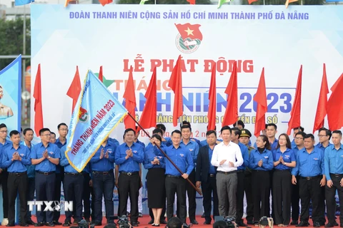 Lãnh đạo Thành đoàn Đà Nẵng phát động Tháng Thanh niên năm 2023 với chủ đề Tuổi trẻ Đà Nẵng tiên phong chuyển đổi số. (Ảnh: Văn Dũng/TTXVN)