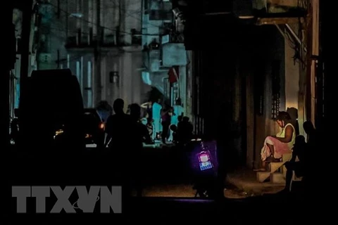 Cảnh mất điện tại La Habana, Cuba. (Ảnh: AFP/TTXVN) 