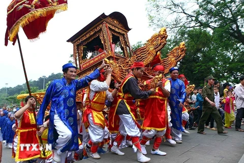 Ngày 6/12/2012, UNESCO chính thức công nhận Tín ngưỡng thờ cúng Hùng Vương ở Phú Thọ là Di sản văn hóa phi vật thể đại diện của nhân loại. Hằng năm, việc tổ chức lễ Giỗ Tổ Hùng Vương được đặc biệt chú trọng, nhằm giáo dục truyền thống, đạo lý "Uống nước n