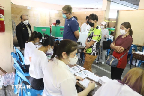 Bầu cử ở Thái Lan: Hơn 2,3 triệu cử tri đi bỏ phiếu trước