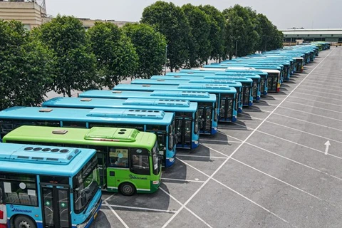 Hà Nội đẩy mạnh ứng dụng công nghệ để nâng cao chất lượng xe buýt. (Ảnh: CTV/Vietnam+)