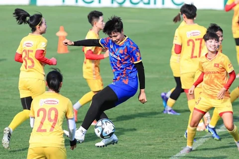 Các cầu thủ Đội tuyển Bóng đá Nữ Việt Nam tập luyện. (Nguồn: VFF)