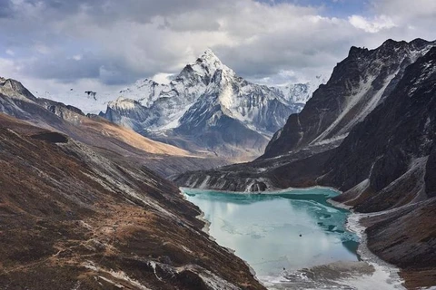 Băng trên dãy Himalaya tan nhanh hơn bao giờ hết do biến đổi khí hậu. (Nguồn: Alamy) 