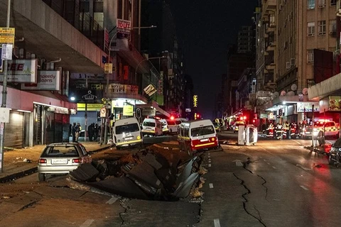 Hiện trường vụ nổ tại thành phố Johannesburg của Nam Phi. (Nguồn: AP)