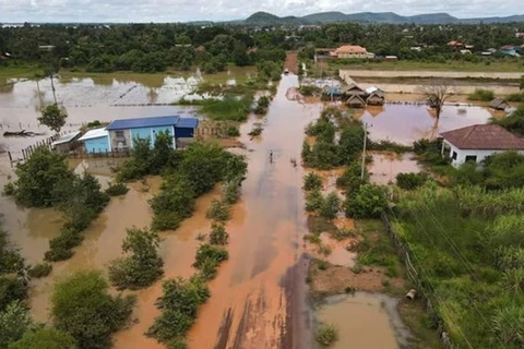Mưa lớn gây ngập lụt tại Campuchia. (Nguồn: khmertimeskh) 