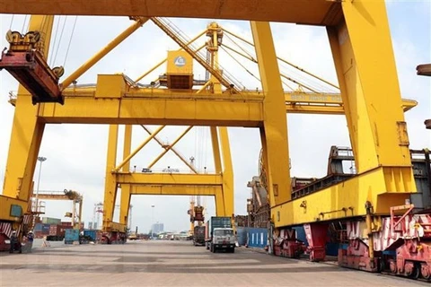 Cơ sở hạ tầng cảng biển góp phần cho việc phát triển dịch vụ logistics của Thành phố Hồ Chí Minh. (Ảnh: Xuân Khu/TTXVN) 