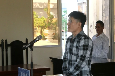 Bị cáo Nguyễn Tấn Đạt tại phiên tòa. (Nguồn: Báo Bạc Liêu)