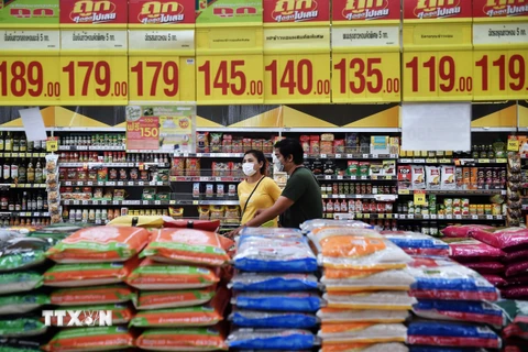 Gạo được bày bán tại siêu thị ở Bangkok, Thái Lan. (Nguồn: AFP/TTXVN)