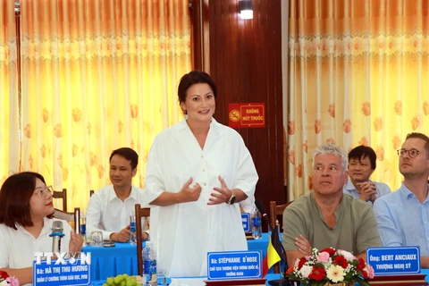 Chủ tịch Thượng viện Vương quốc Bỉ Stephanie D’Hose phát biểu tại buổi làm việc với lãnh đạo tỉnh Quảng Trị. Ảnh: Nguyên Linh-TTXVN 