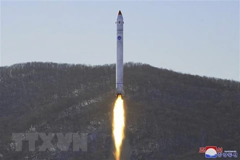 Một vụ phóng tên lửa của Triều Tiên. (Ảnh: AFP/TTXVN)
