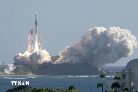 Nhật Bản phóng tên lửa mang Tàu đổ bộ thám hiểm Mặt Trăng