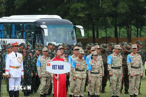 Đoàn Quân sự Việt Nam tại lễ khai mạc Chương trình đánh giá năng lực cho lực lượng chuẩn bị tham gia hoạt động Gìn giữ Hòa bình Liên hợp quốc. (Ảnh: Trọng Đức/TTXVN) 