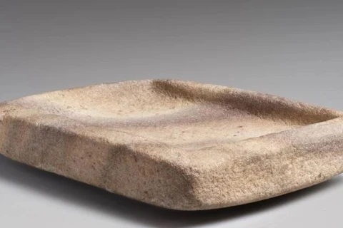 Chiếc cối bằng đá cẩm thạch là 1 trong 2 cổ vật được trao trả cho Yemen. (Nguồn: AFP) 