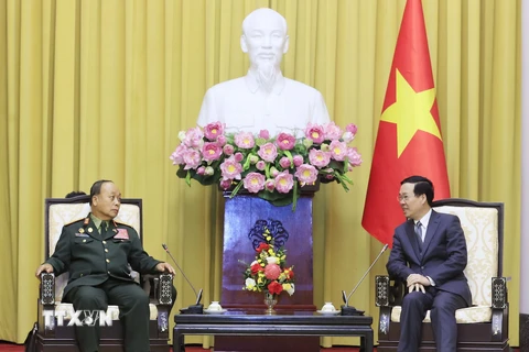 Chủ tịch nước Võ Văn Thưởng tiếp Chủ nhiệm Tổng cục Chính trị Lào