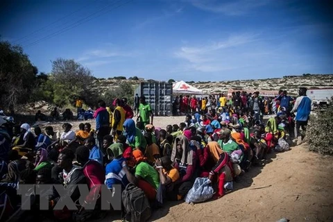 Người di cư tại đảo Lampedusa, Italy ngày 14/9/2023. (Ảnh: AFP/TTXVN) 