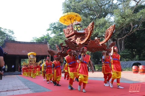 Nghi thức rước kiệu Đức Vua Lê Thái Tổ tại Lễ hội Lam Kinh năm 2023. (Nguồn: Báo Thanh Hóa)