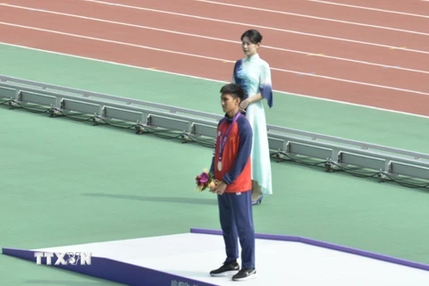 Khánh Minh giành huy chương Bạc Điền kinh Asian Para Games 2023