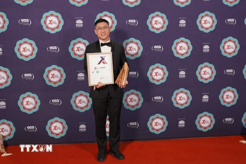 Giải thưởng Tác động Phát triển được trao cho Trần Đặng Đình Áng, đồng sáng lập và CEO của Công ty Annalise.ai. (Ảnh: Văn Linh/TTXVN)