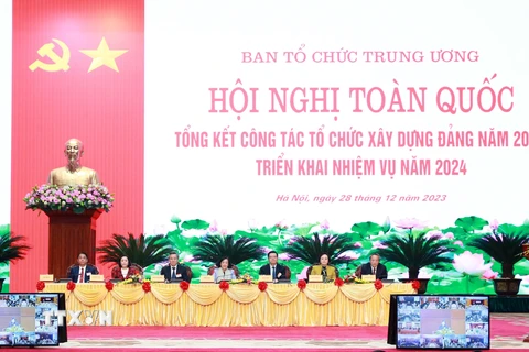 Thường trực Ban Bí thư, Trưởng Ban Tổ chức Trung ương Trương Thị Mai và đoàn Chủ tịch chủ trì hội nghị. (Ảnh: Phương Hoa/TTXVN)