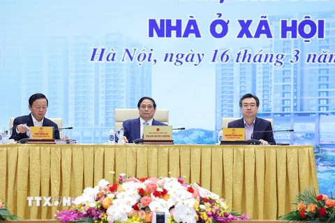 Thủ tướng Phạm Minh Chính chủ trì Hội nghị tháo gỡ khó khăn, thúc đẩy phát triển nhà ở xã hội. (Ảnh: Dương Giang/TTXVN)