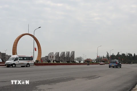 Đường Bình Minh đoạn qua Quảng trường đã hoàn thành, sẵn sàng phục vụ du khách mùa du lịch. (Ảnh: Xuân Tiến/TTXVN)