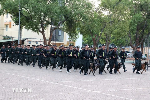 Lực lượng Cảnh sát cơ động Công an tỉnh Đắk Lắk phấn đấu ngày càng vững mạnh, chính quy, tinh nhuệ, hiện đại. (Ảnh: Hoài Thu/TTXVN) 