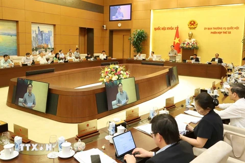 Chủ tịch Quốc hội Vương Đình Huệ phát biểu khai mạc Phiên họp thứ 32 của Ủy ban Thường vụ Quốc hội. (Ảnh: Nhan Sáng/TTXVN)