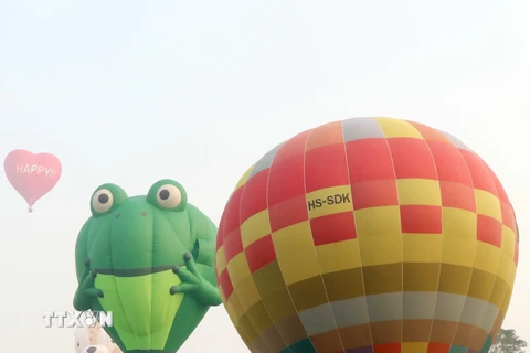 Rực rỡ sắc màu lễ hội khinh khí cầu quốc tế Tuyên Quang