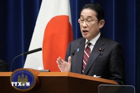 Thủ tướng Nhật Bản Fumio Kishida phát biểu tại cuộc họp báo ở Tokyo ngày 28/3/2024. (Ảnh: AFP/TTXVN)