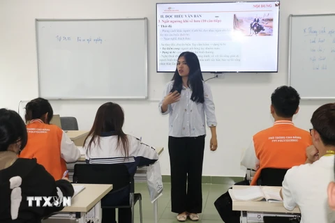 Trường Phổ thông Cao đẳng FPT Polytechnic đa dạng nội dung học nhằm thu hút học sinh. (Ảnh: Bích Huệ/TTXVN)