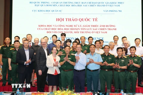 Các đại biểu quốc tế tham dự Hội thảo quốc tế về giảm thiểu ảnh hưởng của chất độc hóa học/dioxin ở Việt Nam. (Ảnh: Trọng Đức/ TTXVN)