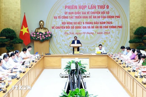 Thủ tướng Phạm Minh Chính chủ trì Hội nghị sơ kết 6 tháng Ủy ban Quốc gia về chuyển đổi số và Đề án 06. (Ảnh: Dương Giang/TTXVN)