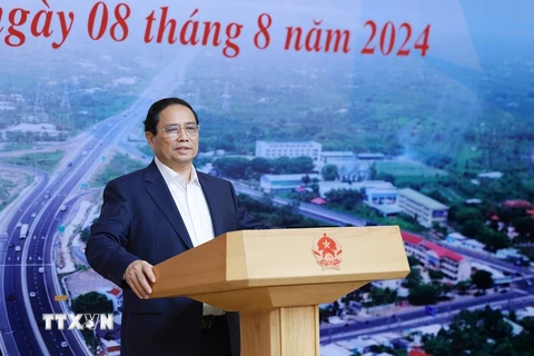 Thủ tướng Phạm Minh Chính chủ trì Phiên họp thứ 13 Ban Chỉ đạo nhà nước các công trình, dự án quan trọng quốc gia, trọng điểm ngành giao thông vận tải. (Ảnh: Dương Giang/TTXVN)